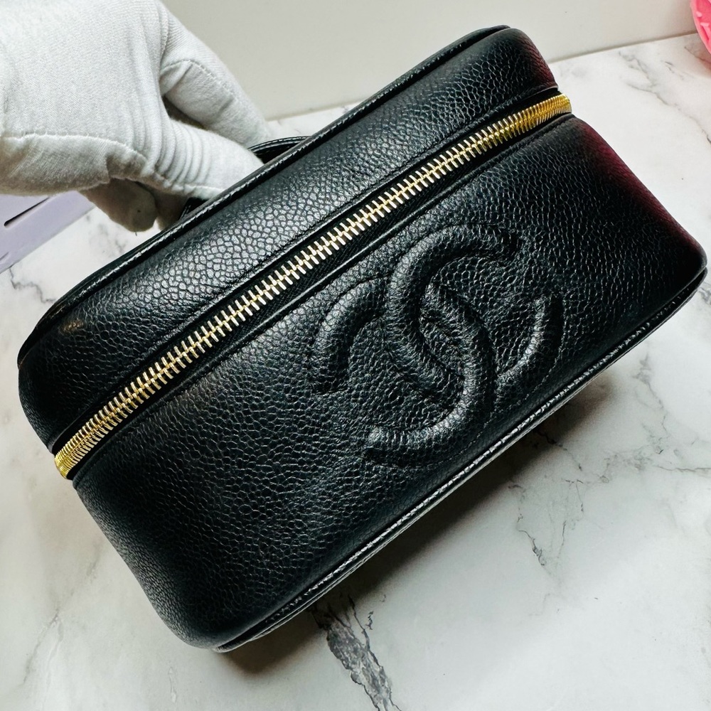 EUC Vintage CHANEL Black Caviar Leather CC Vanity Case Bag - Picture 4 of 16